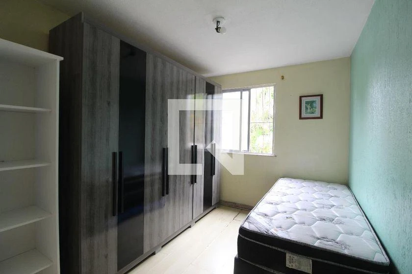 3-bedroom apartment in a building with a pool — photo 5