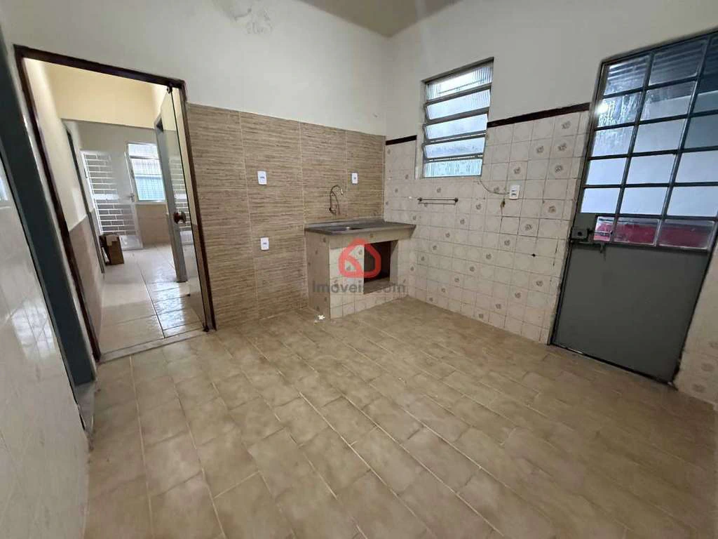 200 m² house with 3 bedrooms and 3 parking spaces — photo 2