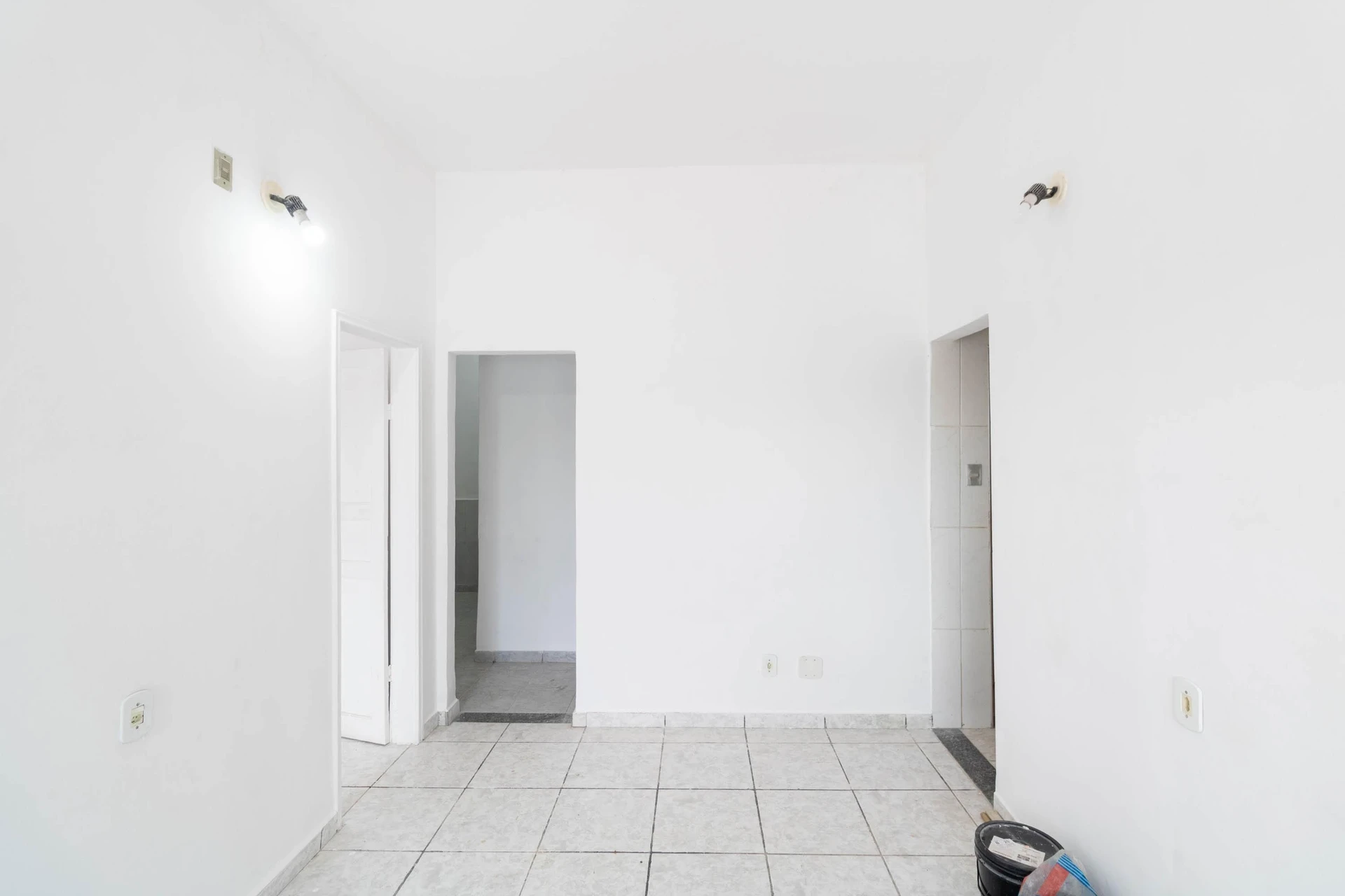 House with 3 bedrooms and a shared outdoor pool — photo 33