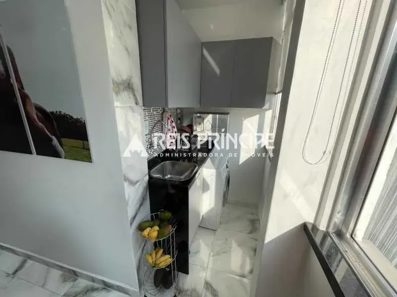 Furnished 1-bedroom apartment with open-plan kitchen — photo 10