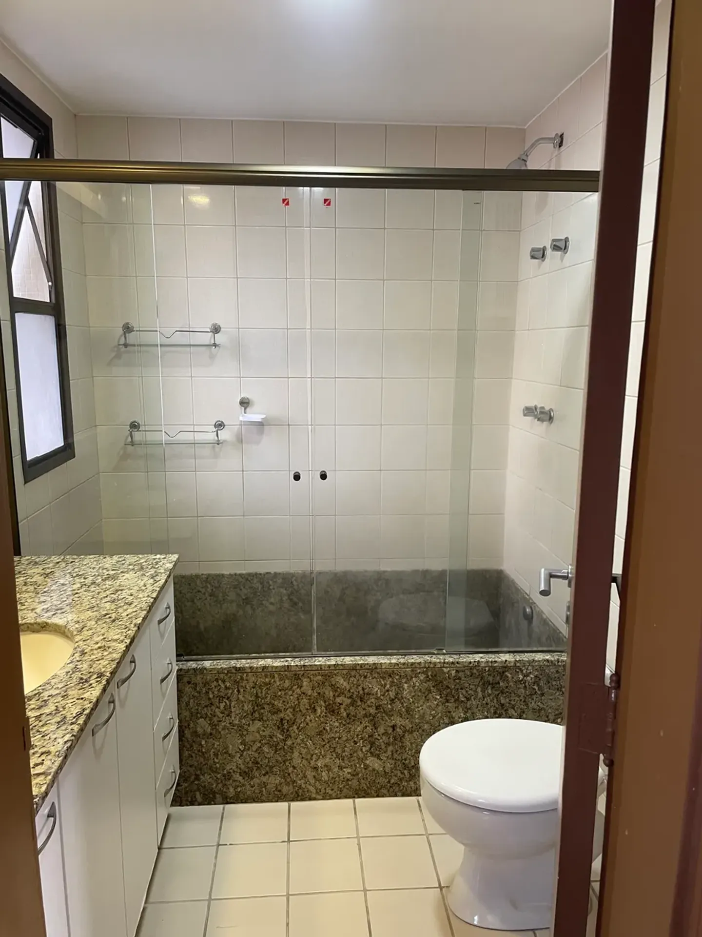3-bedroom apartment in a building with a pool — photo 7