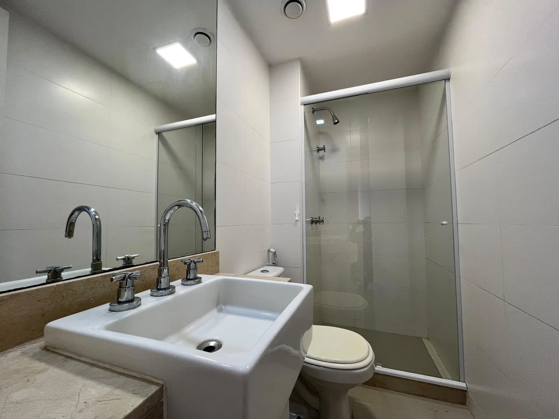Furnished apartment, 148 m², with a glass-enclosed balcony — photo 17