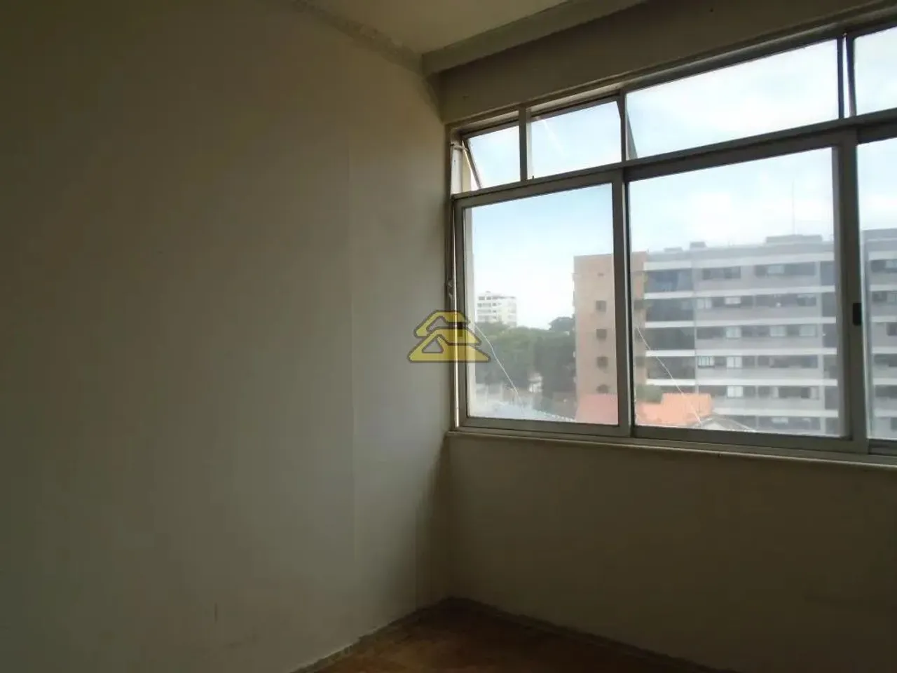 Apartamento de 2 quartos com cozinha separada e fogão a gás — photo 13