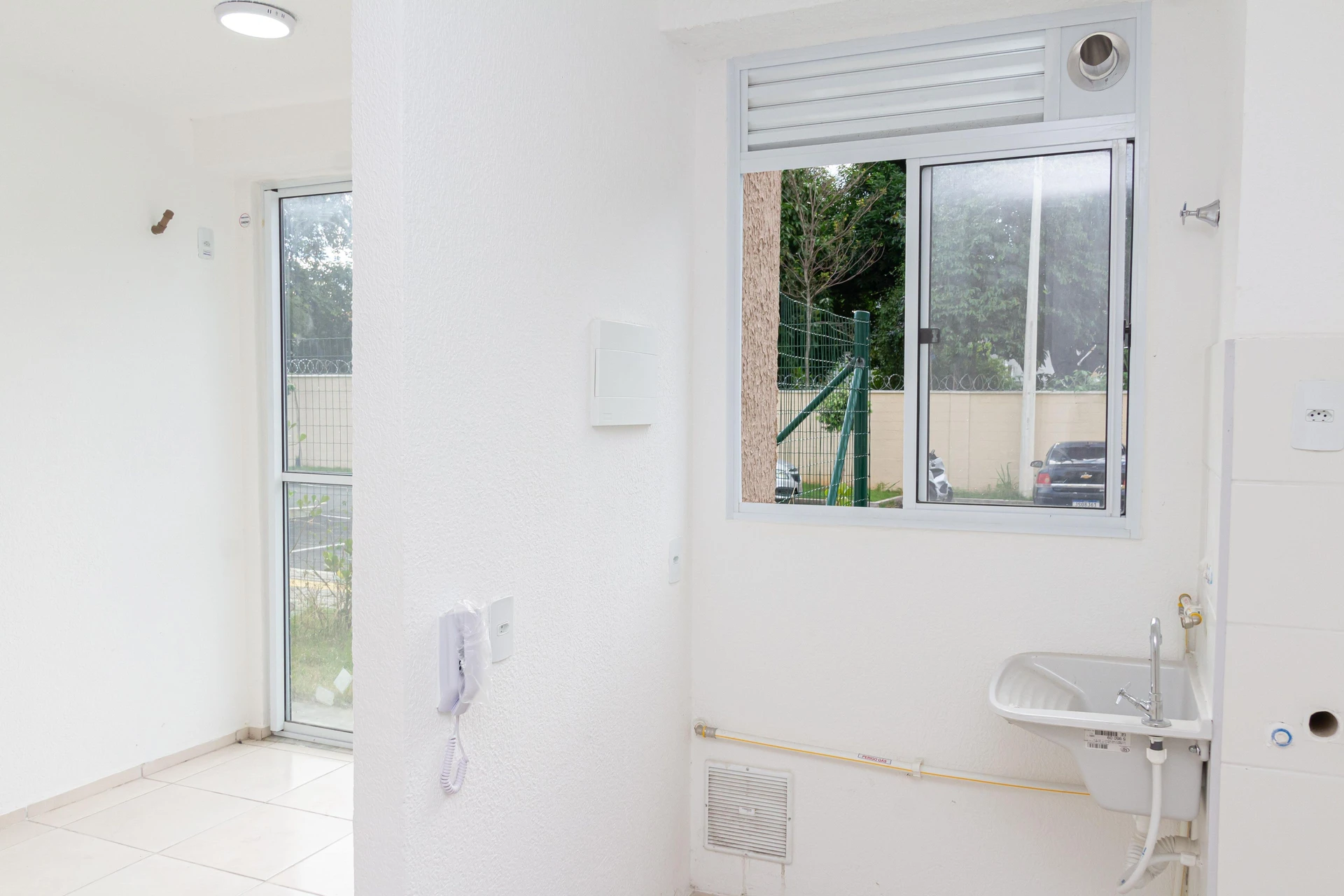 Apartamento de 2 habitaciones con balcón y jardín privado — photo 40