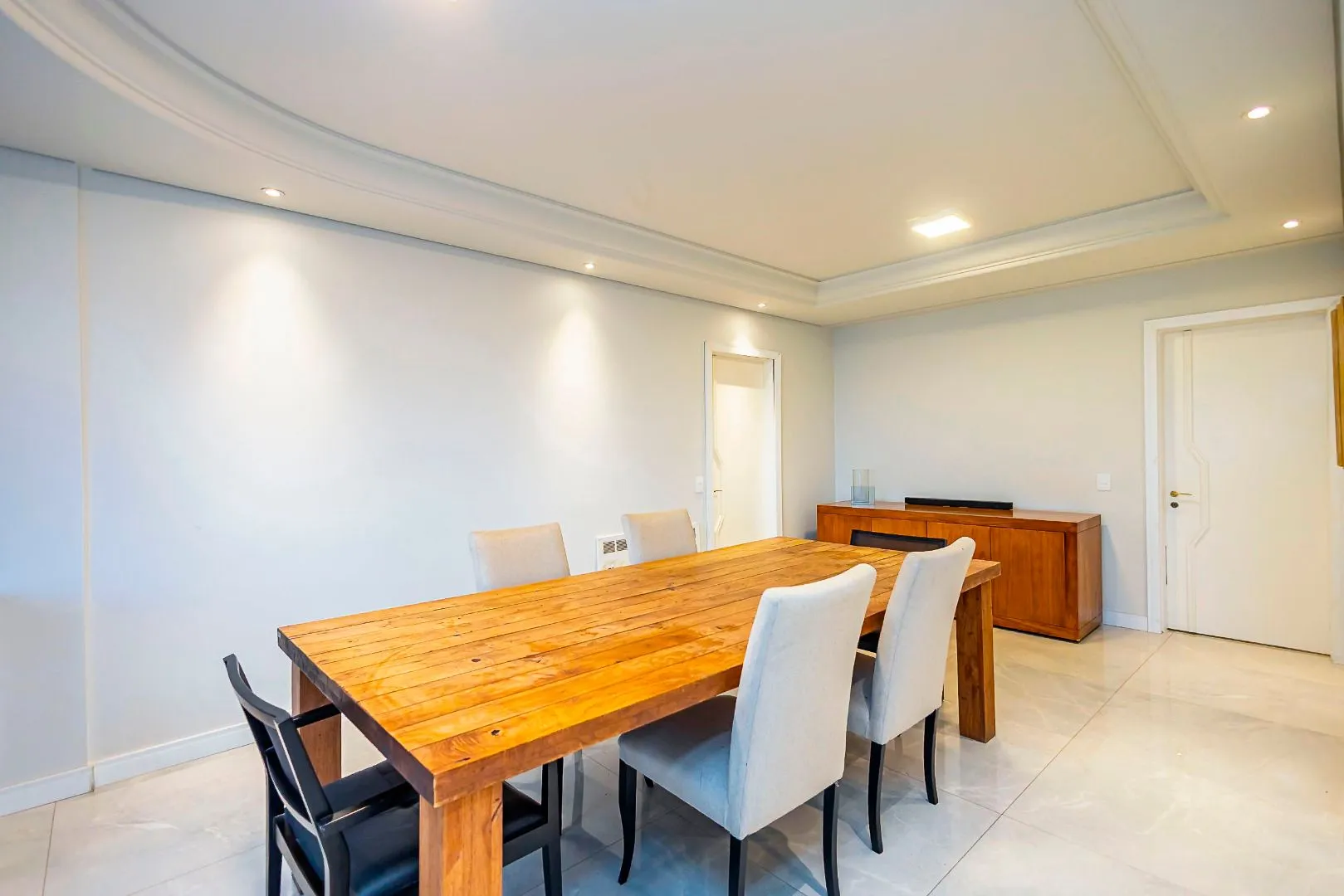 Furnished apartment with open-plan kitchen and 4 bedrooms — photo 13