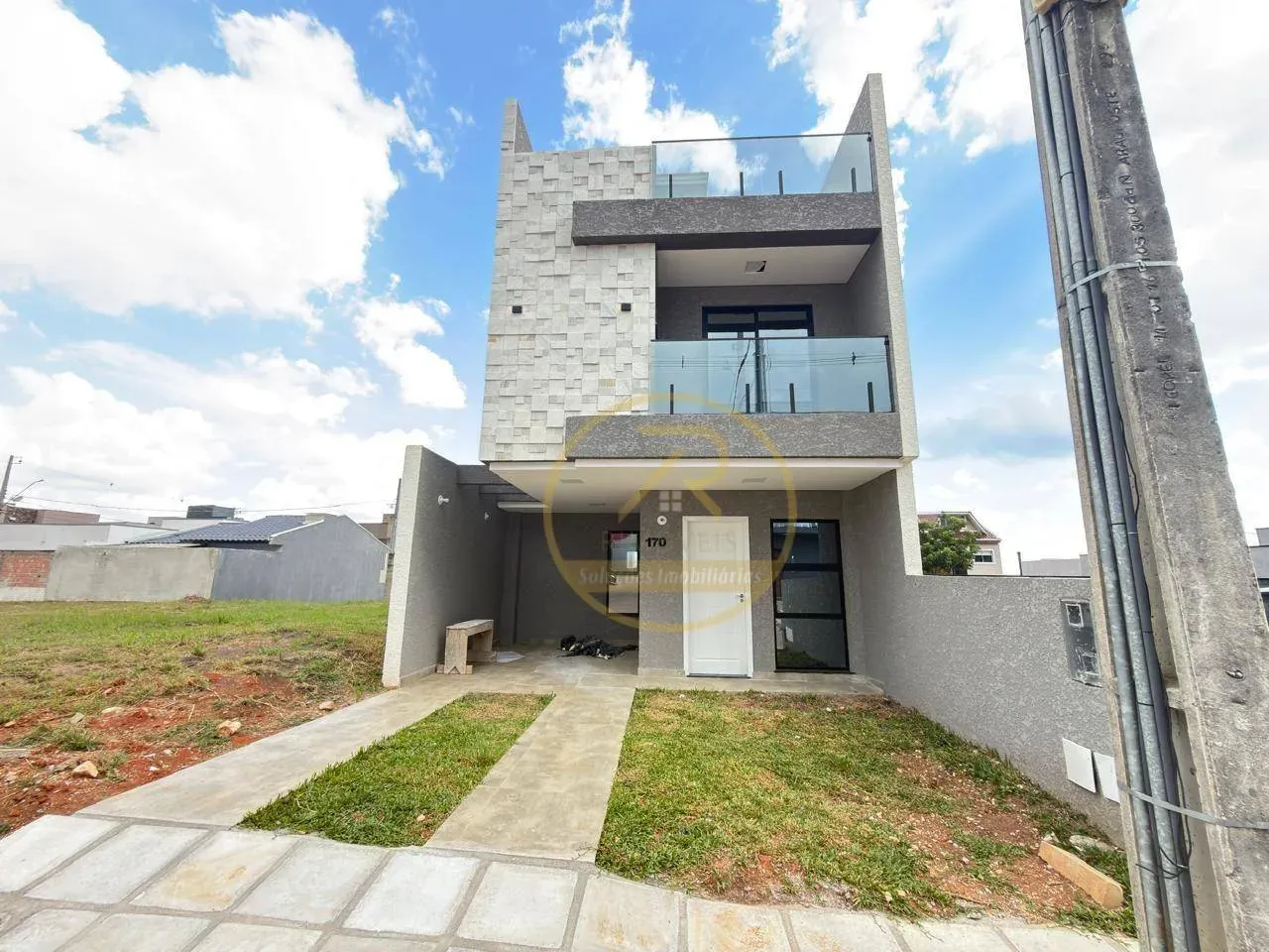 House 100 m² with 3 bedrooms and 2 parking spots