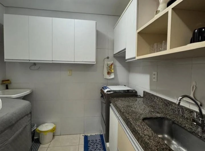 Furnished 1-bedroom apartment with a closed kitchen and gas stove — photo 7