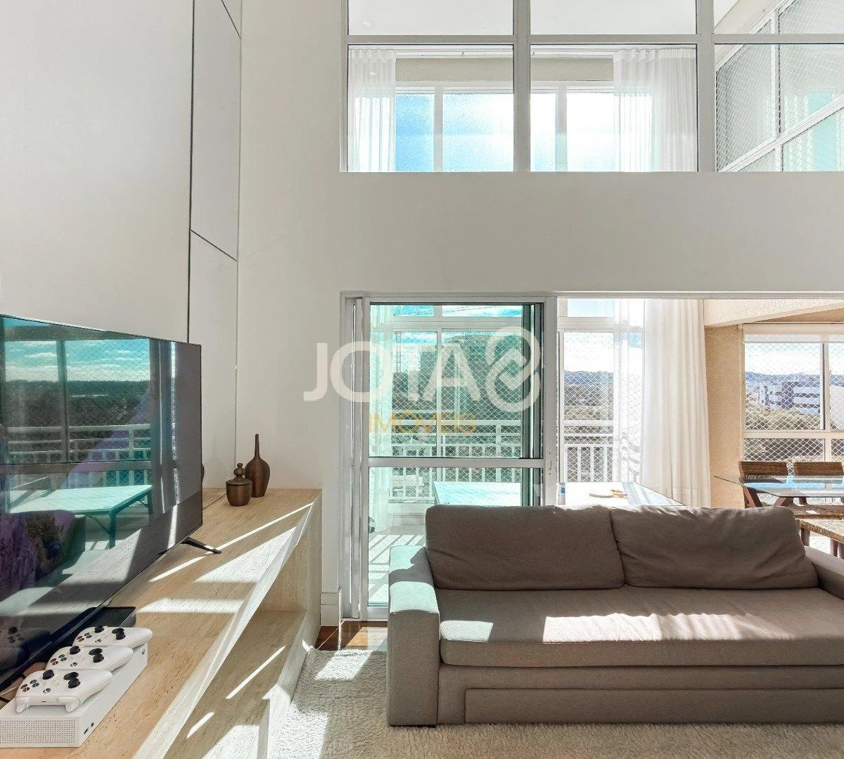 Furnished 4-bedroom apartment with open-plan kitchen — photo 29
