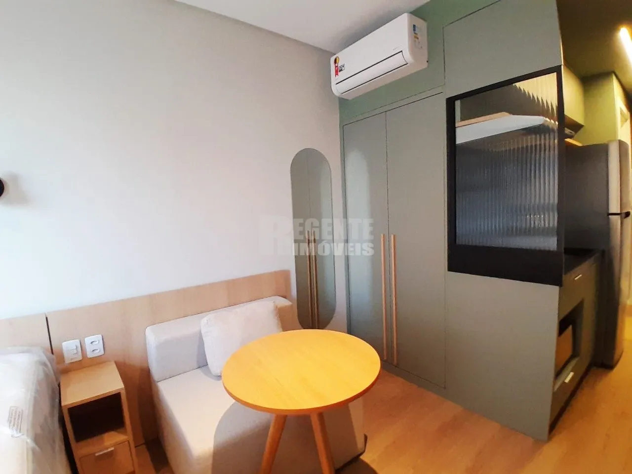 Меблированная студия 20 м² с кухней открытой планировки — photo 2