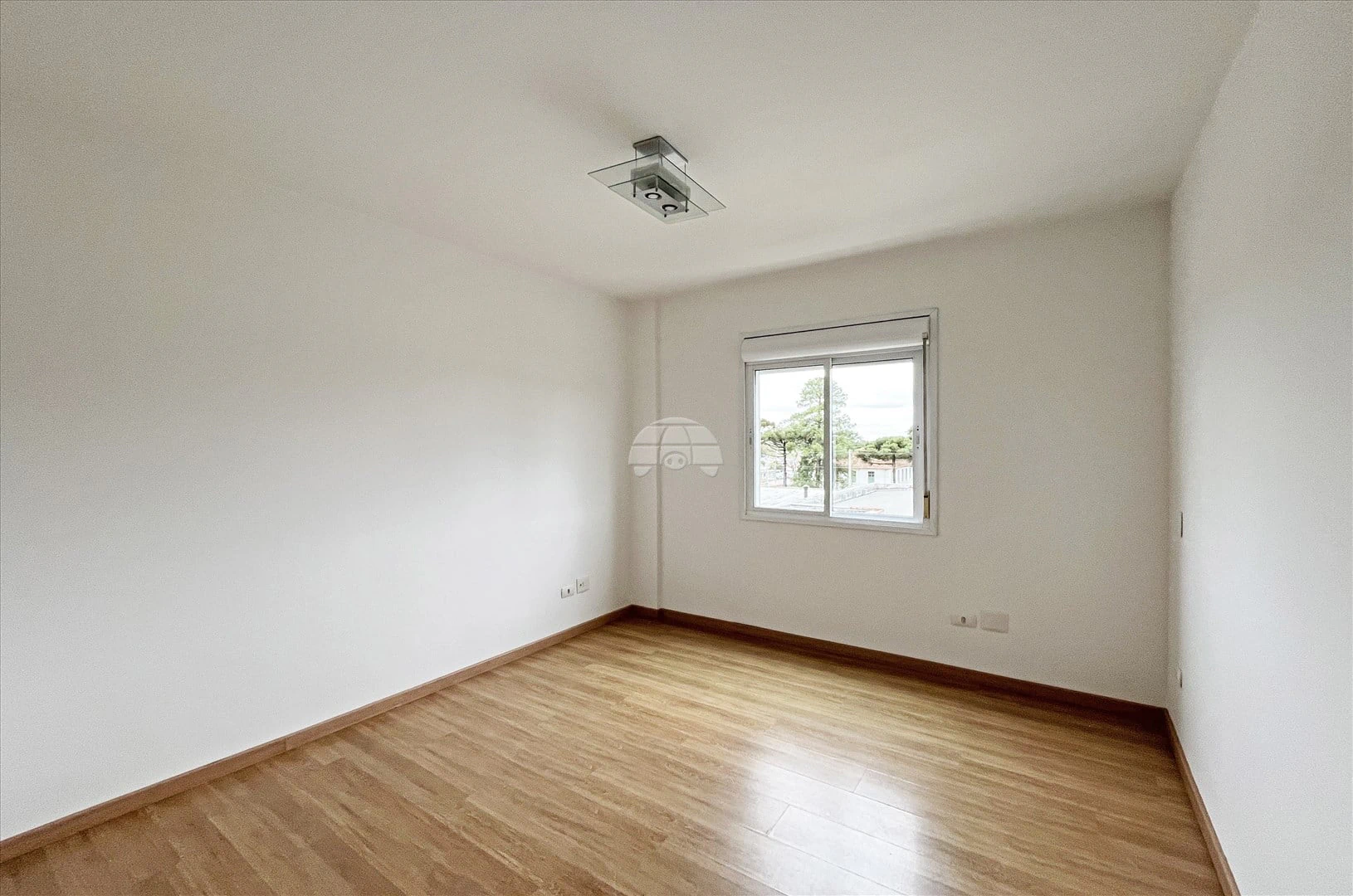 Apartment, 150 m², with wood or laminate floors — photo 9