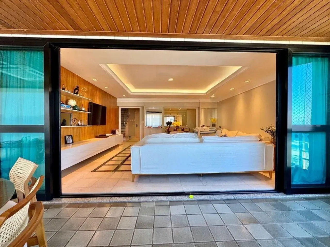 Duplex penthouse with 4 bedrooms and 5 bathrooms — photo 3
