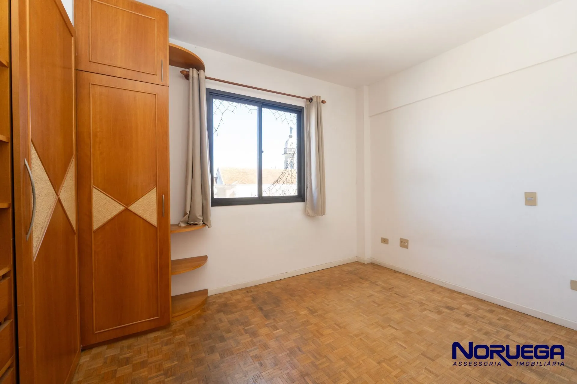 Невмебльована квартира з 3 спальнями та закритою кухнею — photo 22