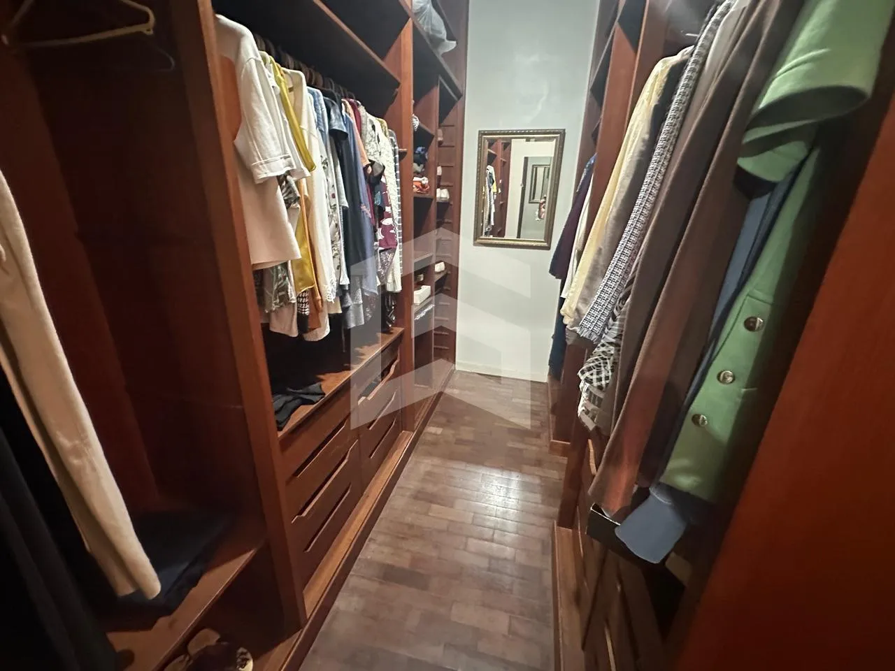 Furnished apartment, 252 m², with a walk-in closet — photo 6