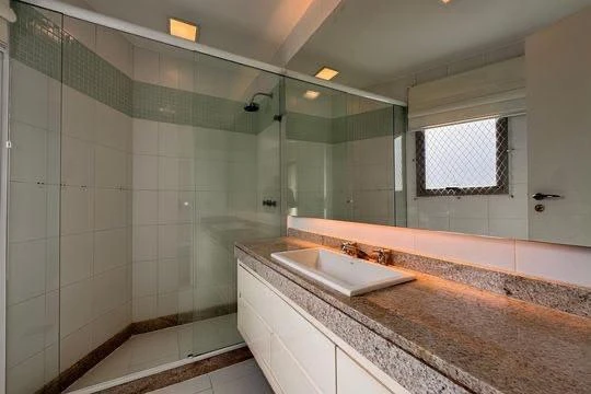 4-bedroom apartment with a separate kitchen, 260 m² — photo 43