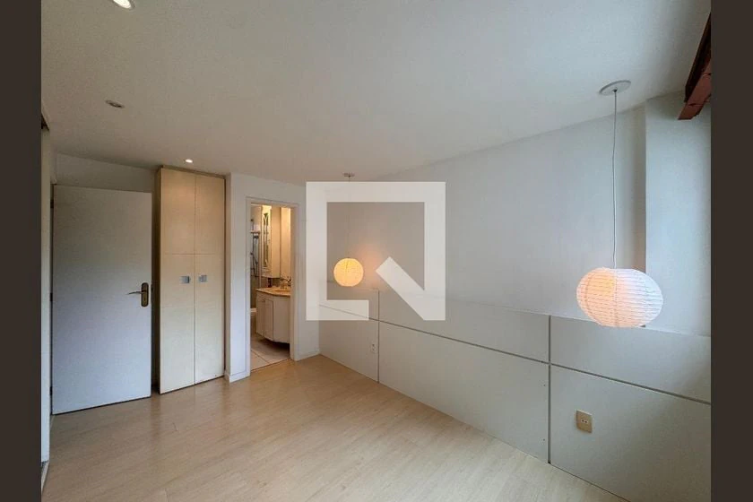 Floor-to-ceiling windows in a 3-bedroom apartment, 90 m² — photo 14