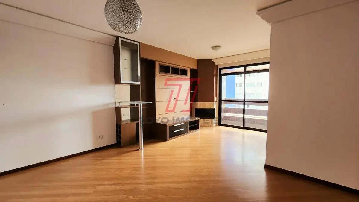 3-bedroom apartment with a bathtub in Curitiba — photo 6