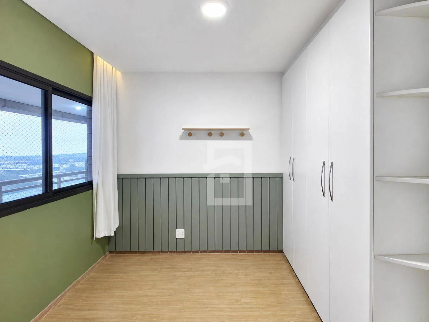210 m² apartment with 3 bedrooms and glassed balcony — photo 8