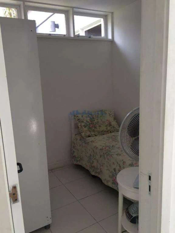 Furnished house with 4 bedrooms and 498 m², closed kitchen — photo 23