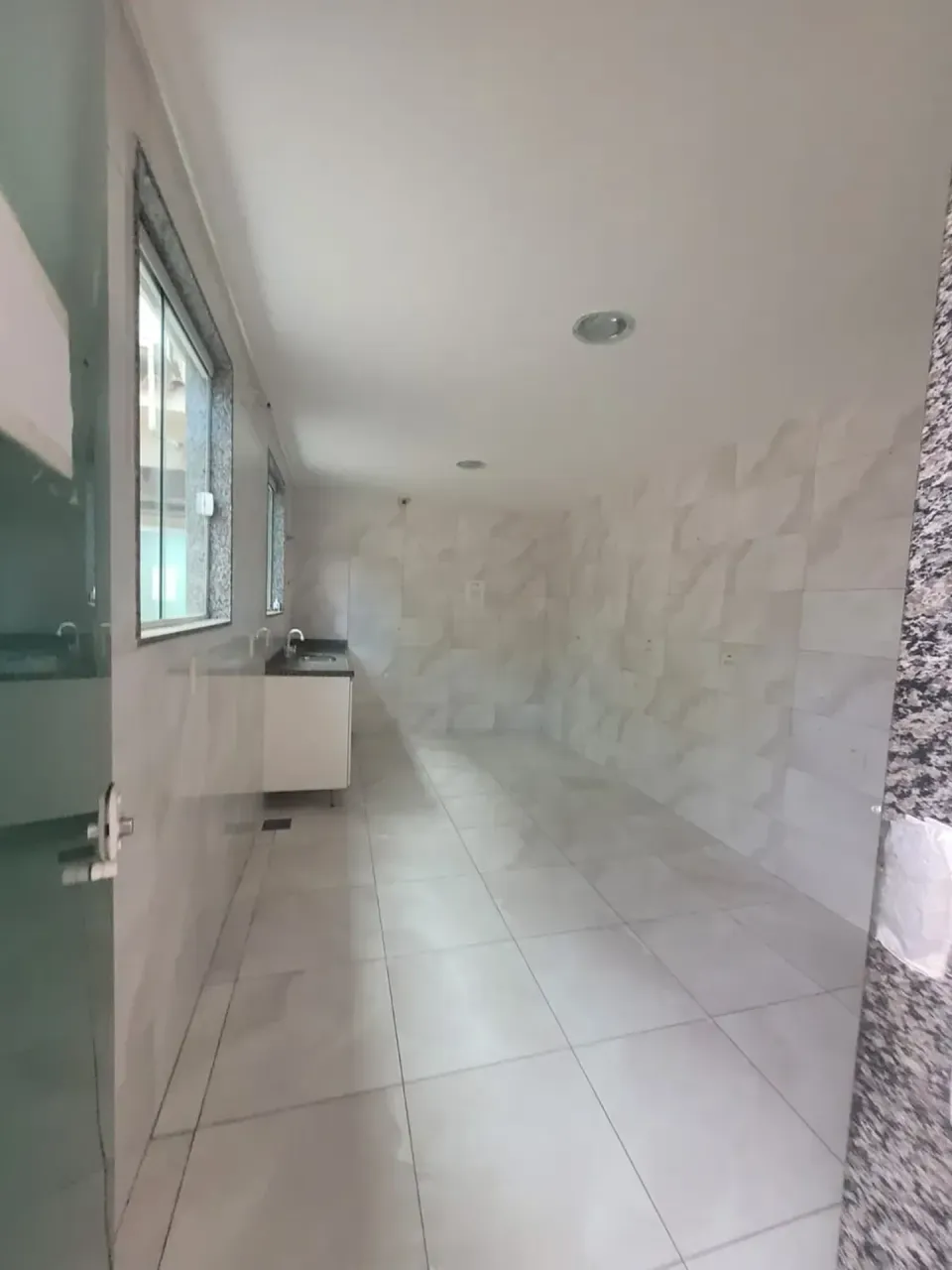 House with 5 bedrooms and a separate closed kitchen — photo 2