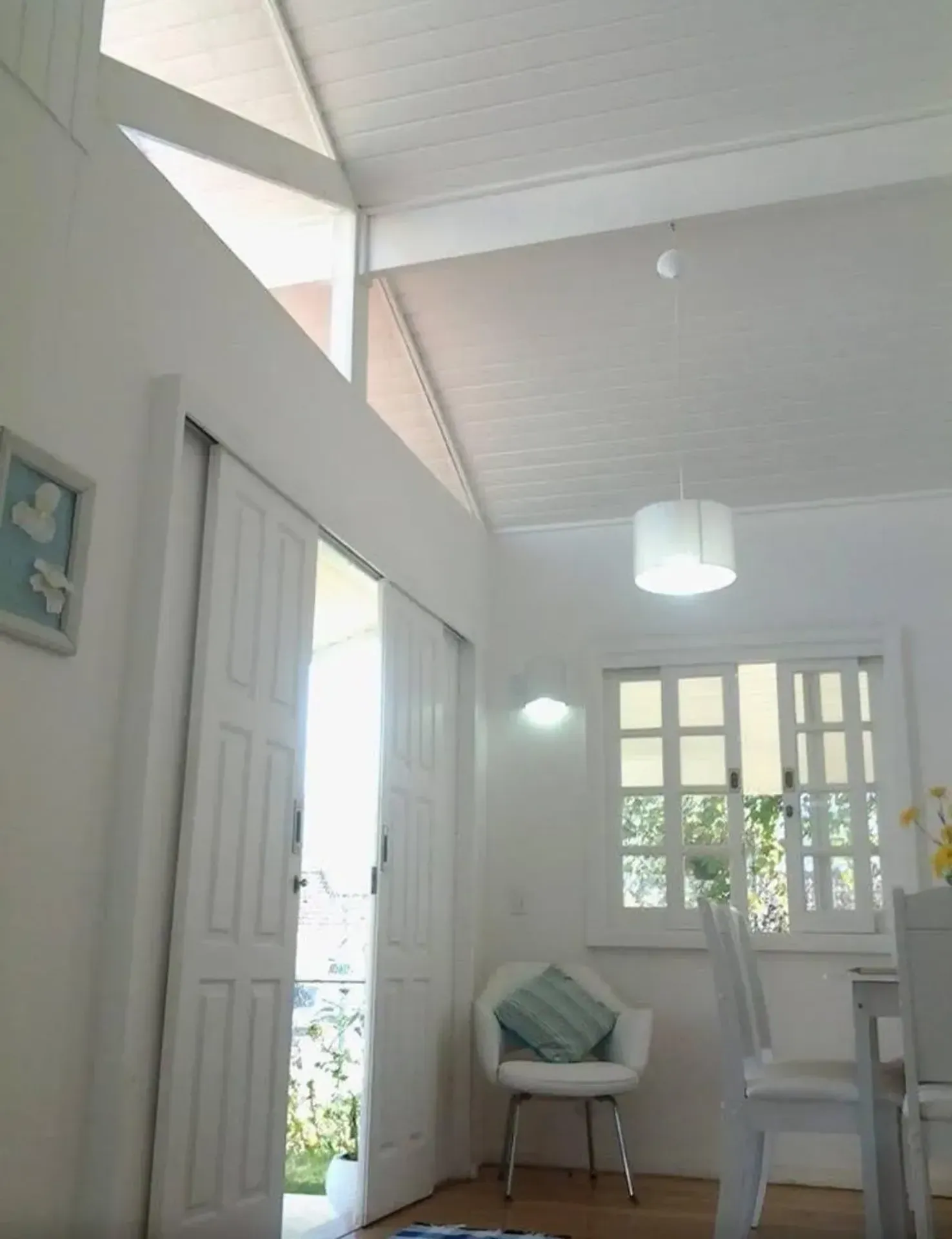 2-bedroom house with a washing machine