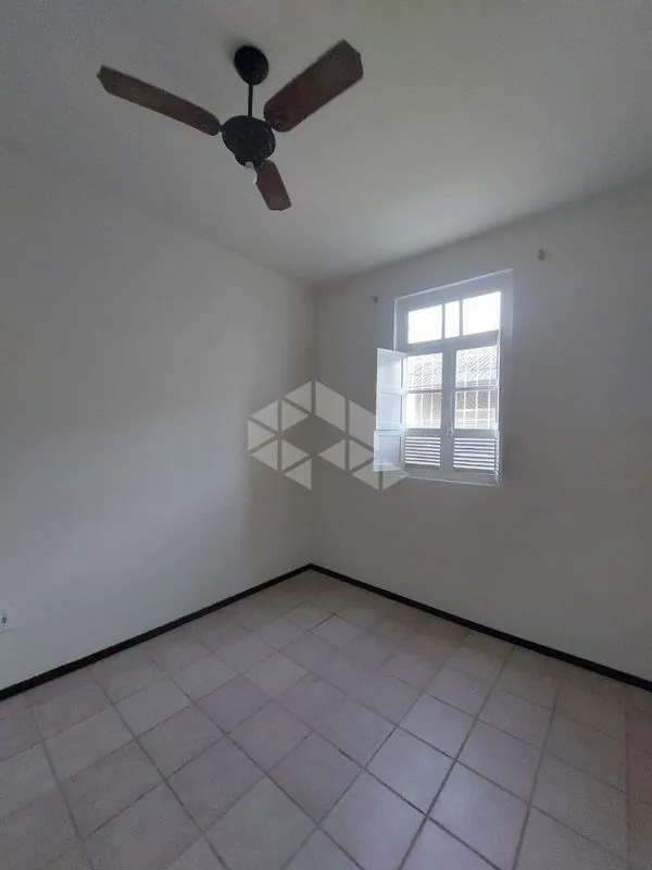 210 m² rental house with 4 bedrooms and a grilled balcony — photo 27