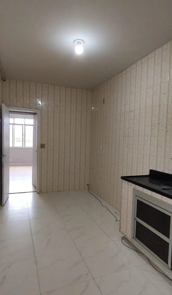 1-bedroom apartment with a closed kitchen and cabinetry — photo 12