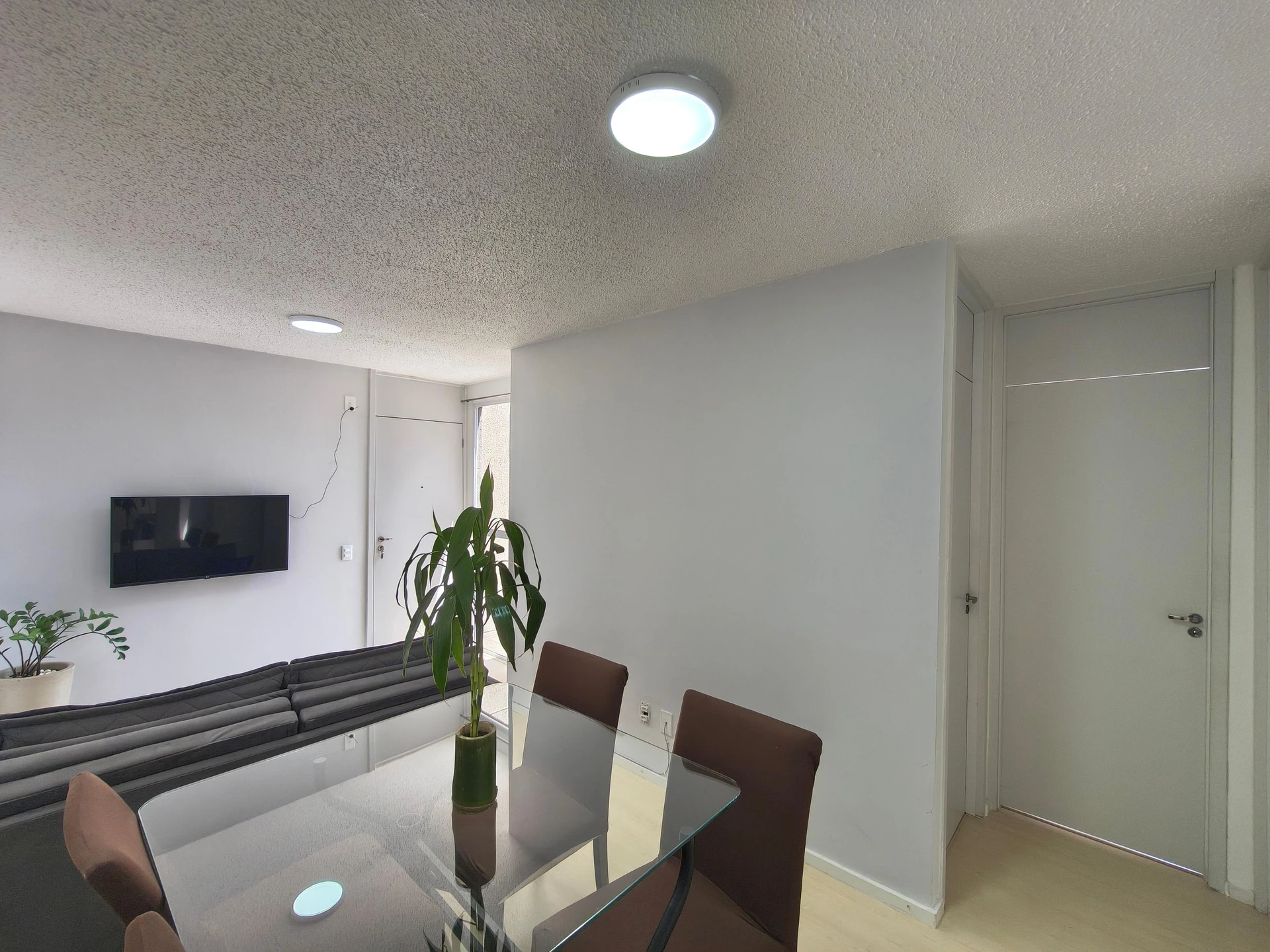Mountain view in a 2-bedroom apartment, 50 m² — photo 11