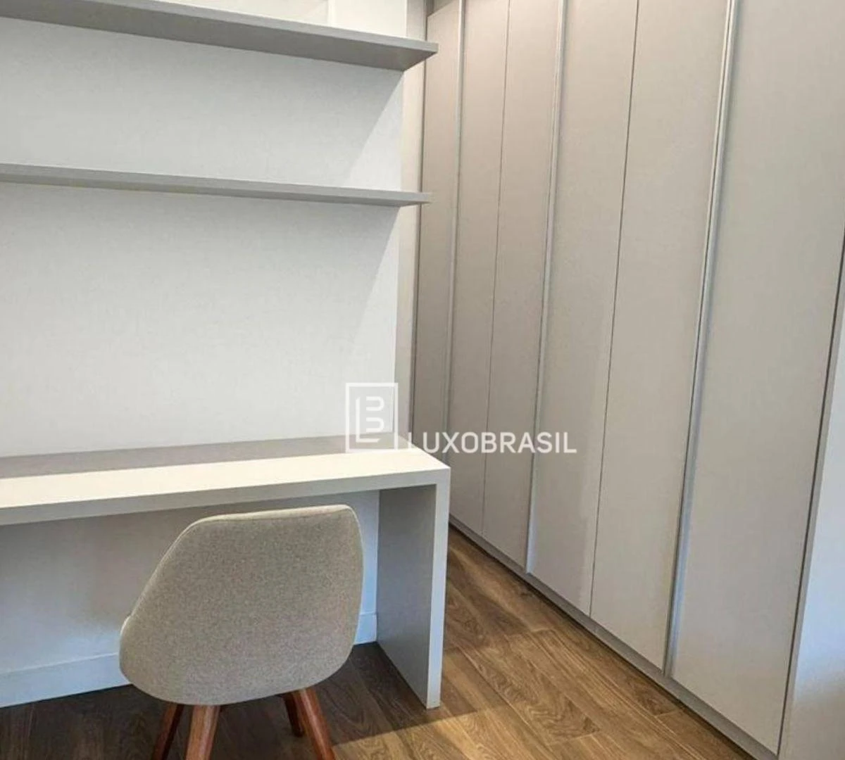 Casa mobiliada com 5 suítes e 300 m² com 2 vagas — photo 9