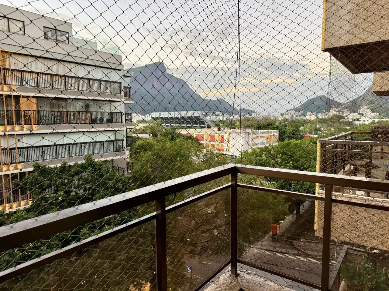 Furnished 96 m² apartment with 2 bedrooms and 3 bathrooms — photo 15