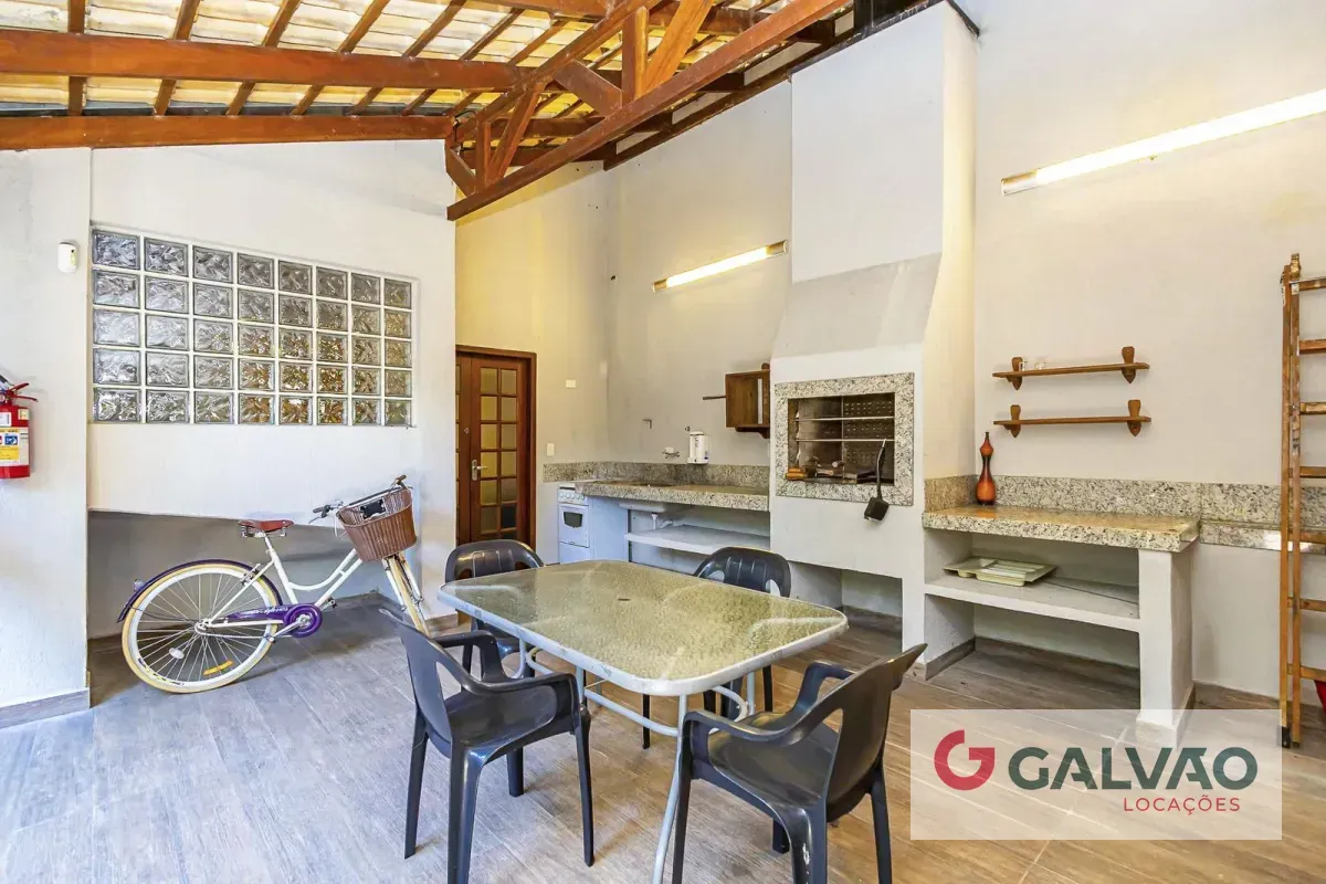 Casa sin amueblar con 3 dormitorios, cocina cerrada y balcón — photo 40