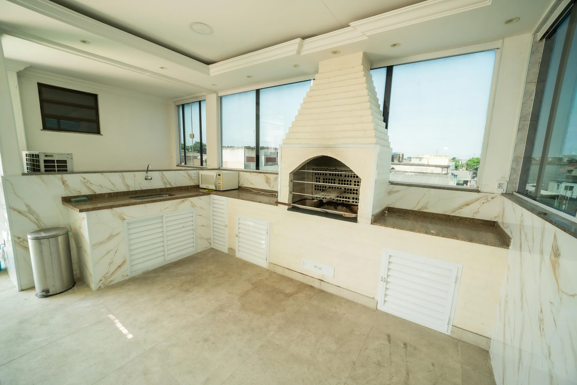 Furnished house, 449 m², with a jacuzzi — photo 35