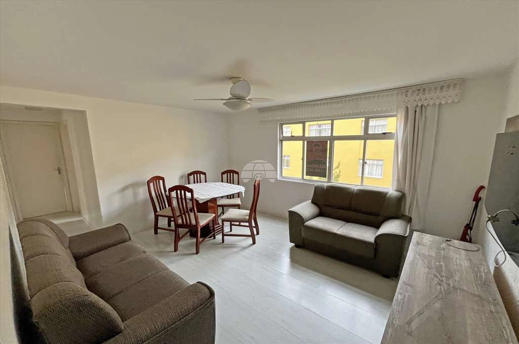 3-bedroom apartment with a full kitchen gas setup