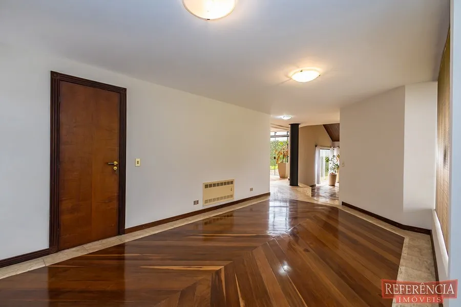 Condo house with 3 bedrooms and a closed kitchen — photo 7