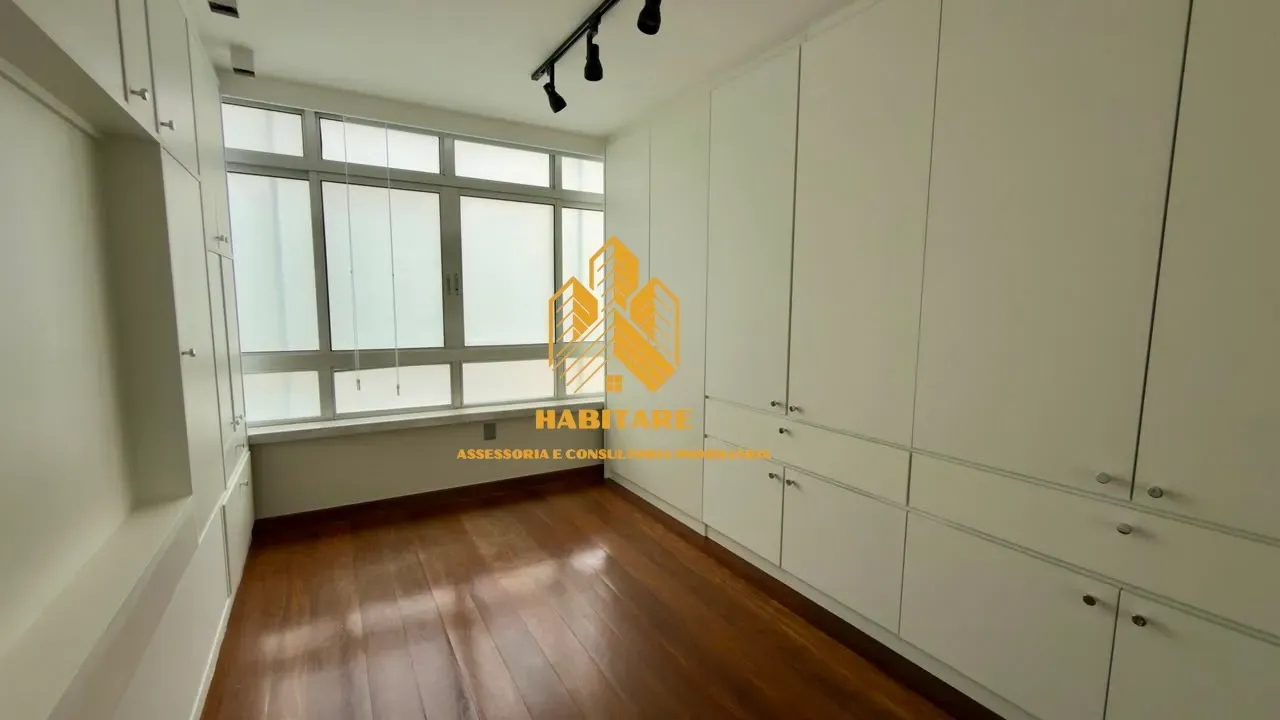 465 m² apartment with a water view and a bathtub — photo 15