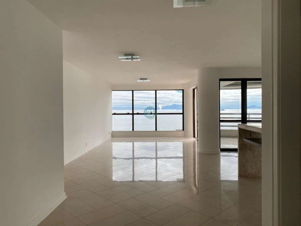 224 m² apartment with 3 en-suite bedrooms and 2 parking — photo 5
