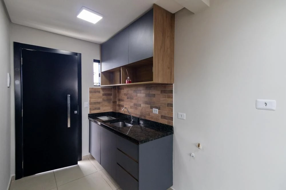 3-bedroom apartment in a building with a pool — photo 2