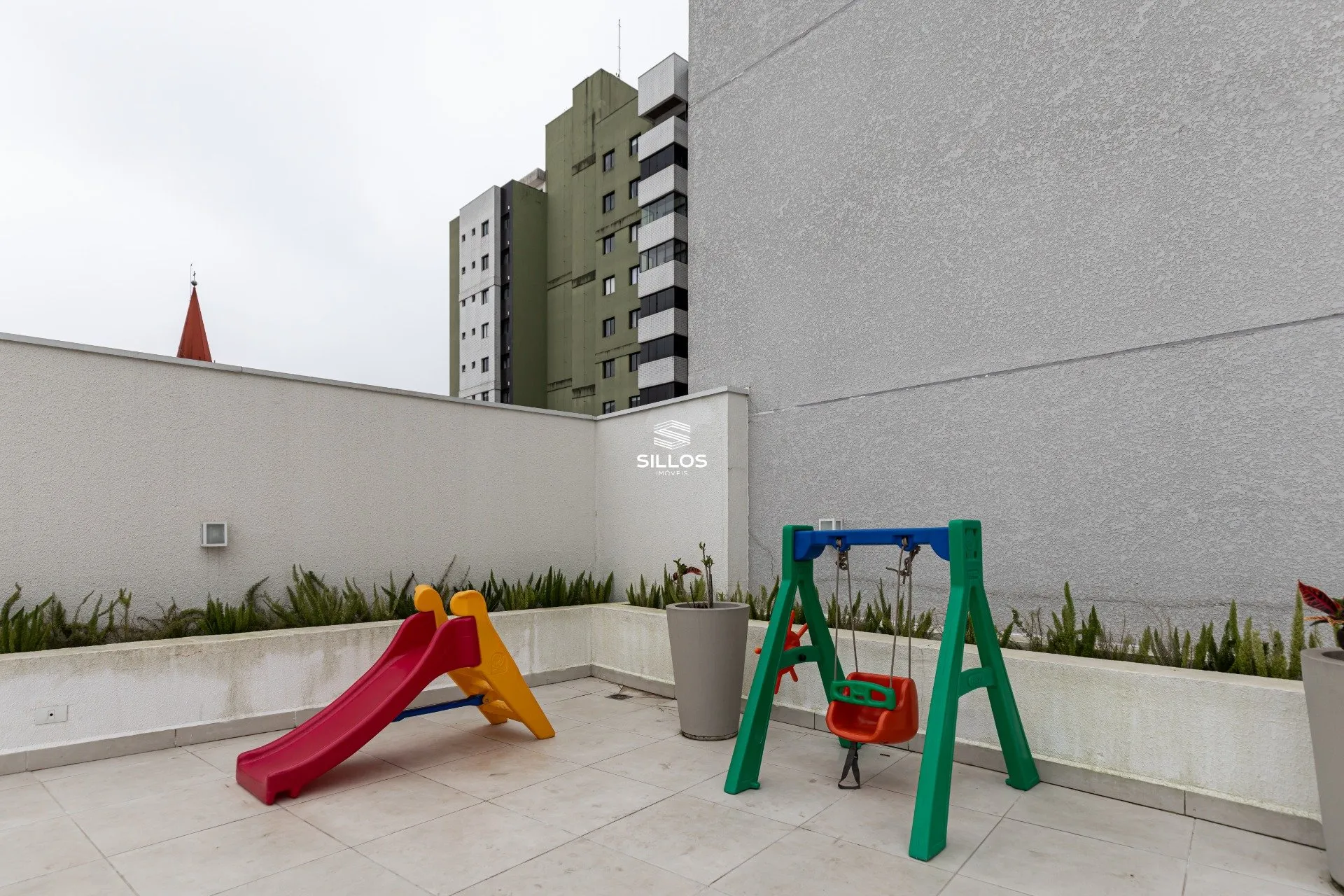 One-bedroom apartment in a building with a gym — photo 15