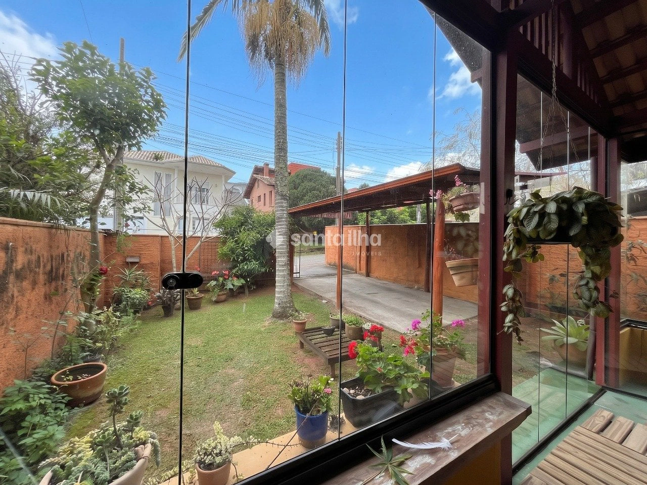 Casa con espacio de home office en Florianópolis — photo 15