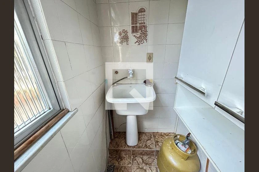 Furnished house with 2 bedrooms and 160 m², no parking — photo 34