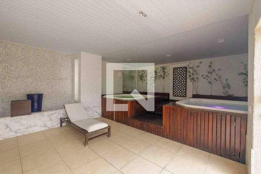 Glass-enclosed balcony in a 3-bedroom apartment, 76 m² — photo 50