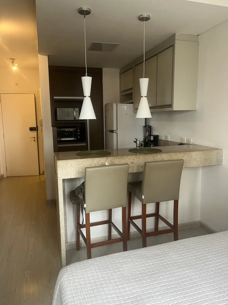 Furnished apartment with 1 bedroom and open-plan kitchen — photo 5