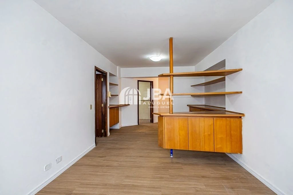 2-bedroom apartment with wood or laminate floors in Curitiba — photo 18