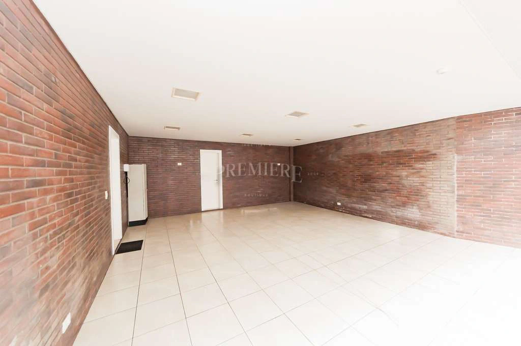 House with 3 en-suite bedrooms and private BBQ area — photo 4