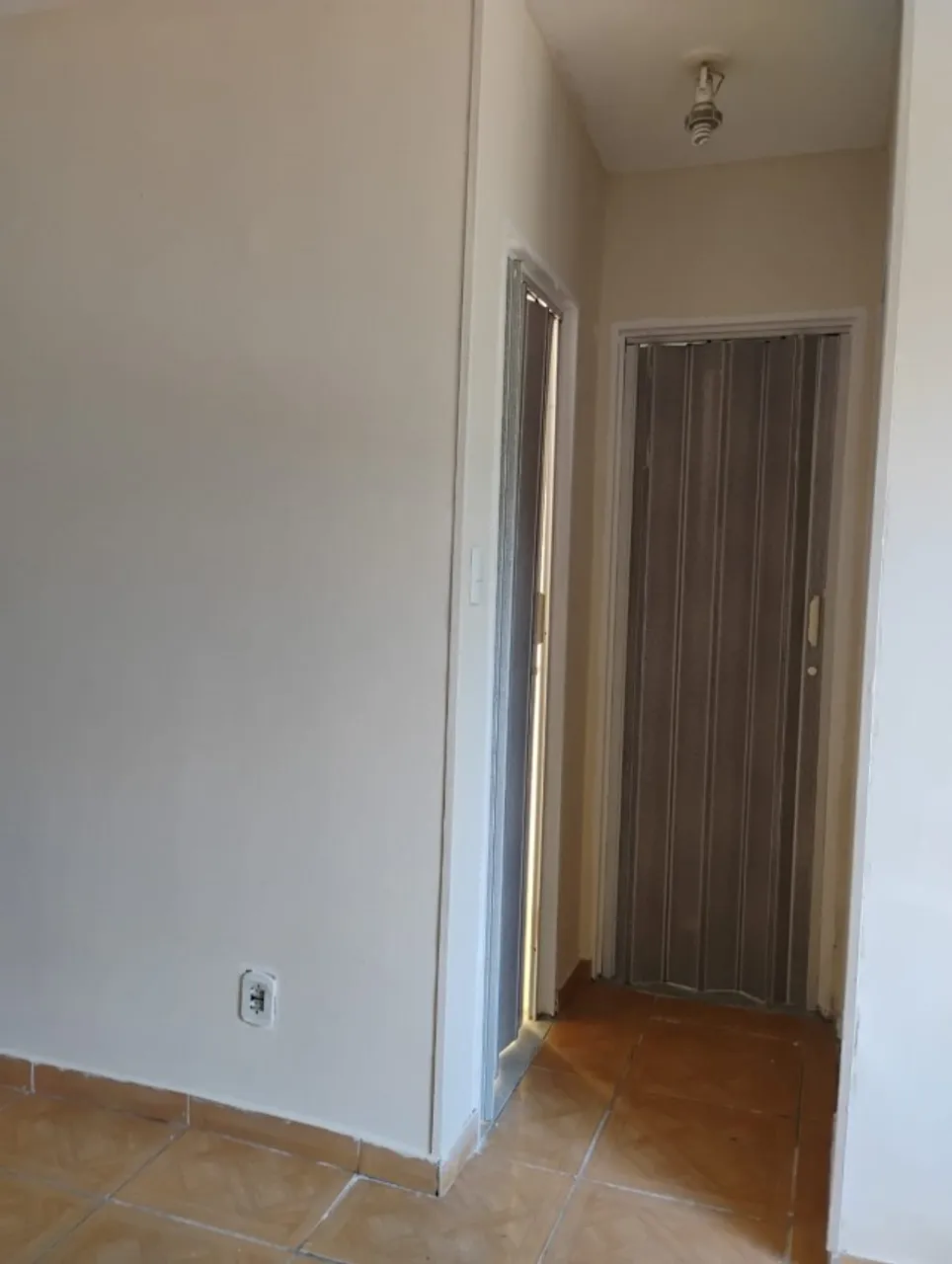 2-bedroom apartment in a building with a gym — photo 9