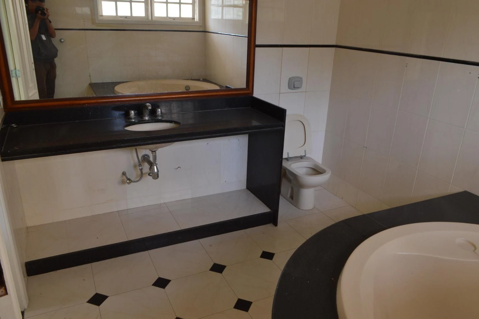 House, 362 m², with a jacuzzi — photo 63
