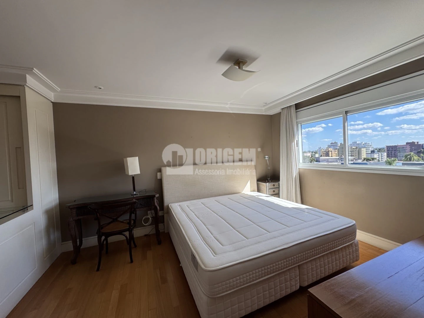 2-bedroom apartment with a bathtub in Curitiba — photo 9