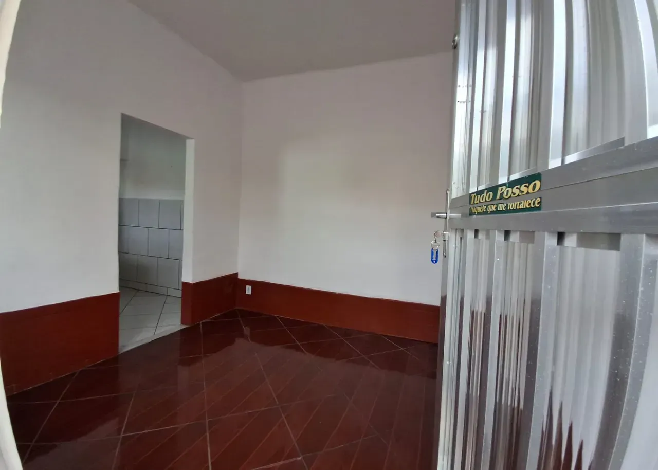 Unfurnished 1-bedroom house with 1 bathroom
