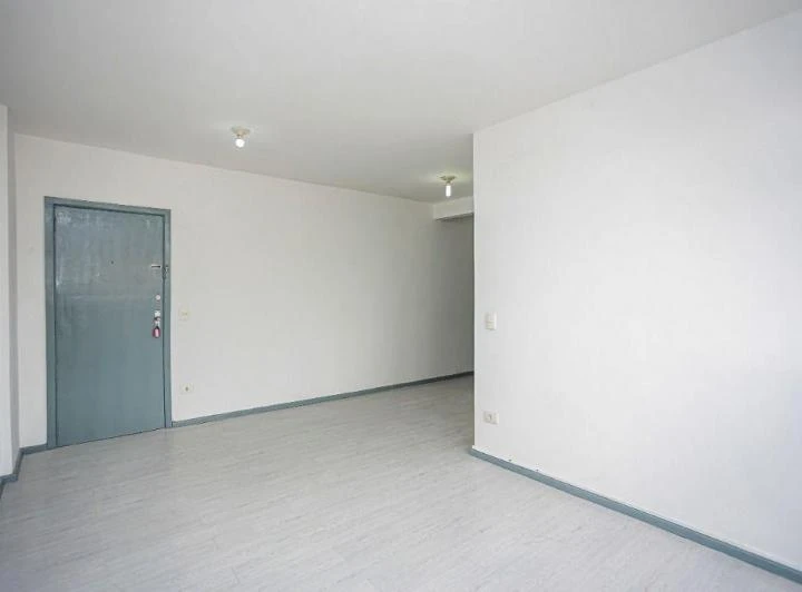 1-bedroom apartment with a laundry area — photo 6