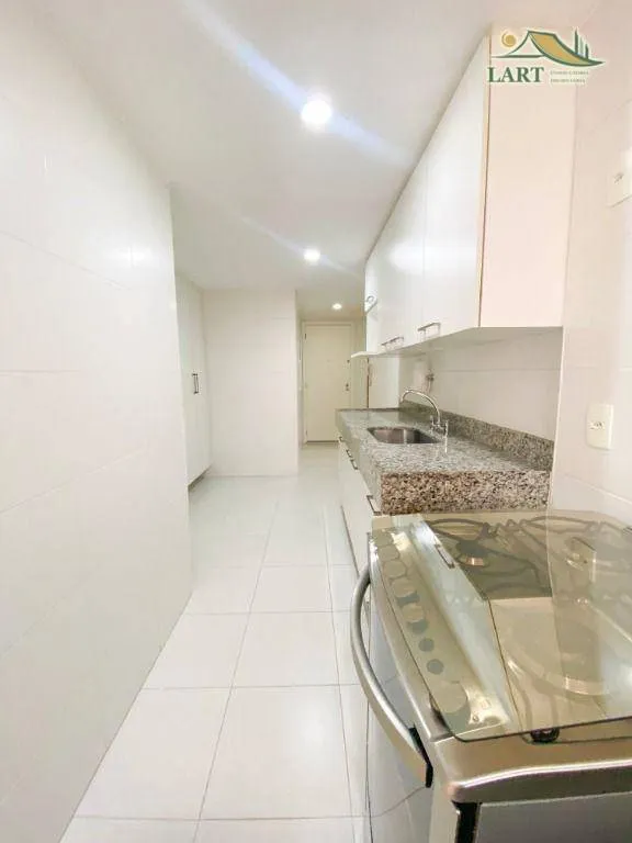 Apartamento sem mobília com 4 dormitórios e varanda — photo 29