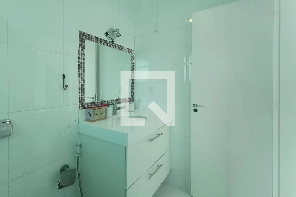 460 m² house with a water view and a private pool — photo 46